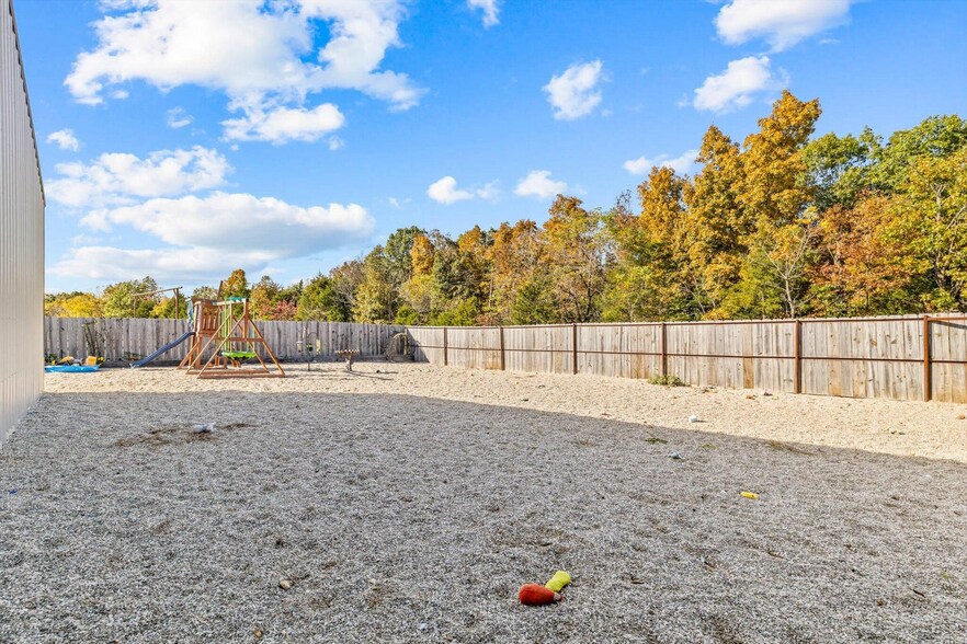 More Photos Of 558 Lucky Rd, Seymour Service For Sale