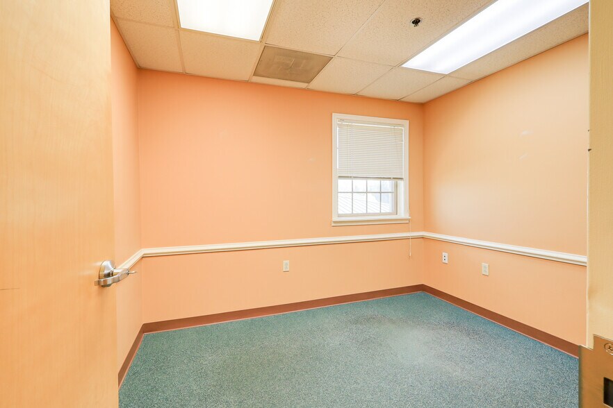 More Photos Of 604 Solarex Ct, Frederick Medical For Lease