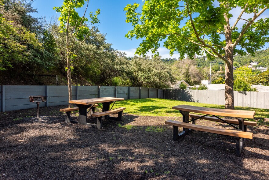 More Photos Of 45 Woodland Ave, San Rafael Apartments For Sale