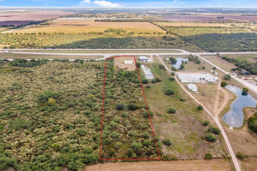 More Photos Of 1585 Patton Rd, Rosenberg Service For Sale