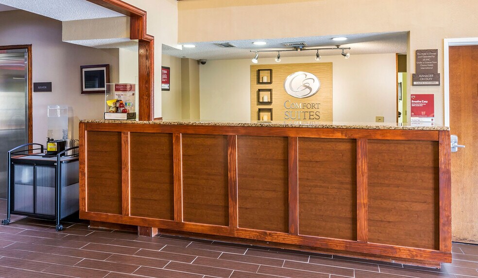 More Photos Of 2235 173rd St, Lansing Hotel For Sale