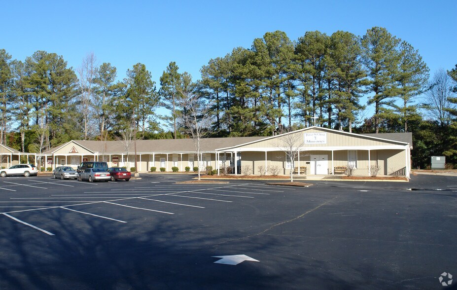 Primary Photo Of 4650 Flat Shoals Rd, Union City Office For Lease