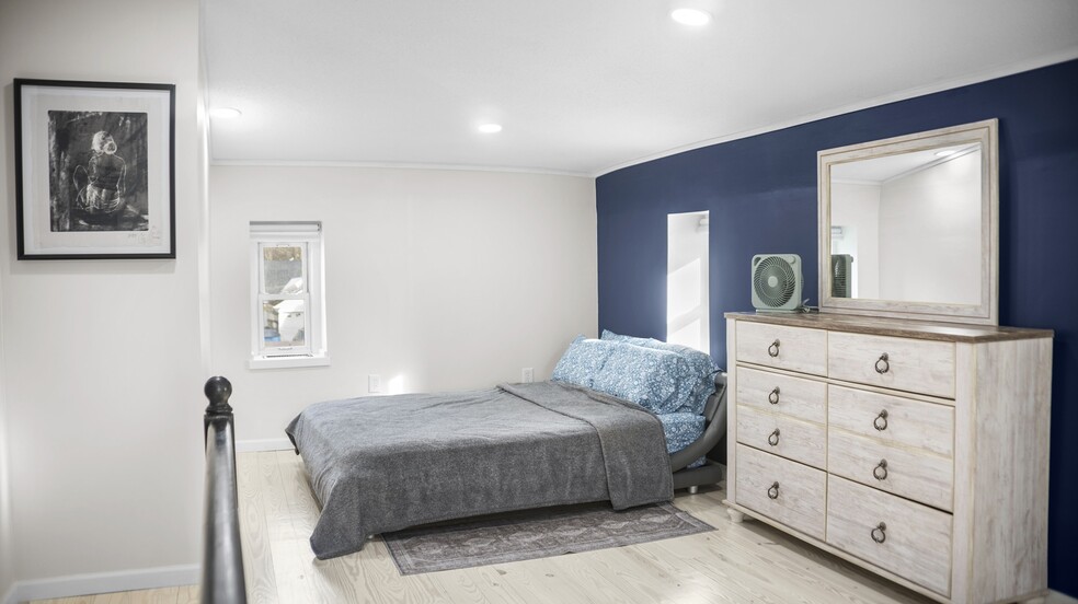 More Photos Of 17-19 Silver Ln, East Hartford Apartments For Sale