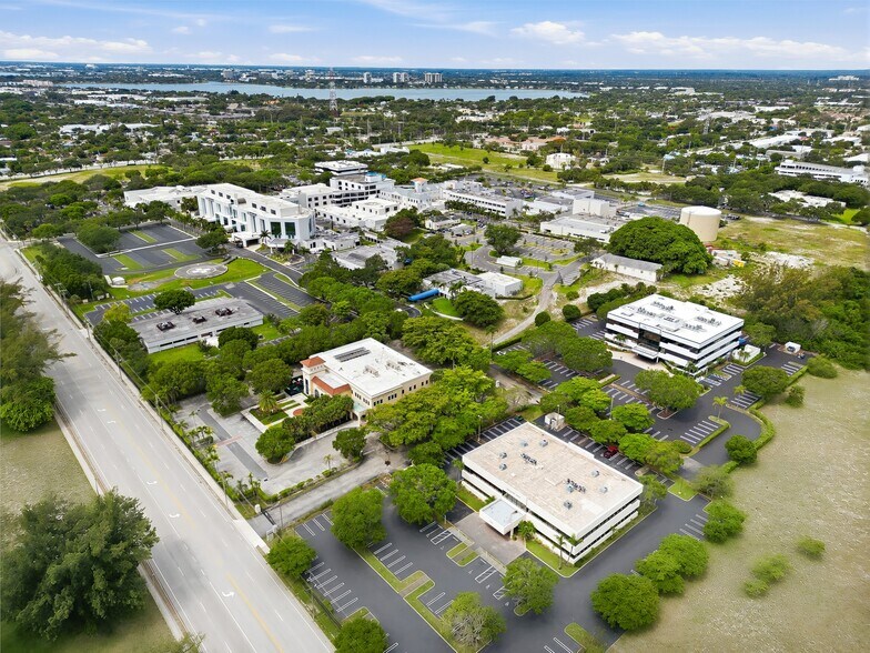 More Photos Of 5325 Greenwood Ave, West Palm Beach Medical For Lease