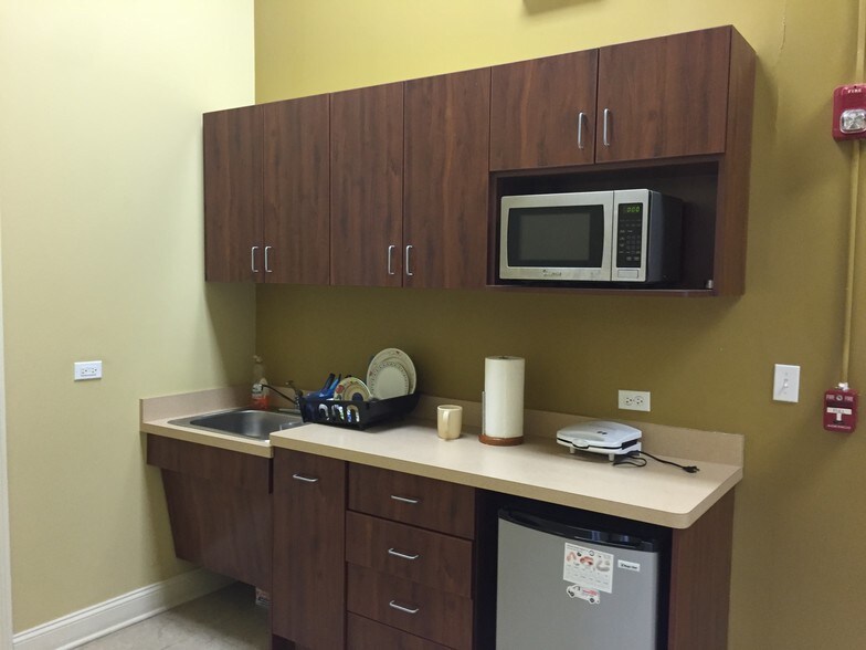 More Photos Of 1601-1747 S Cicero Ave, Cicero General Retail For Lease