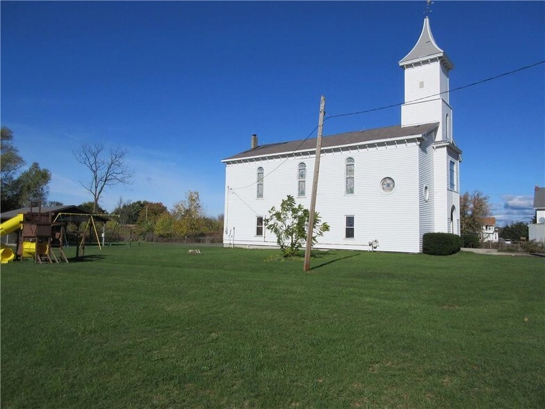 More Photos Of 3723 Sweden Walker Rd, Brockport Religious Facility For Sale