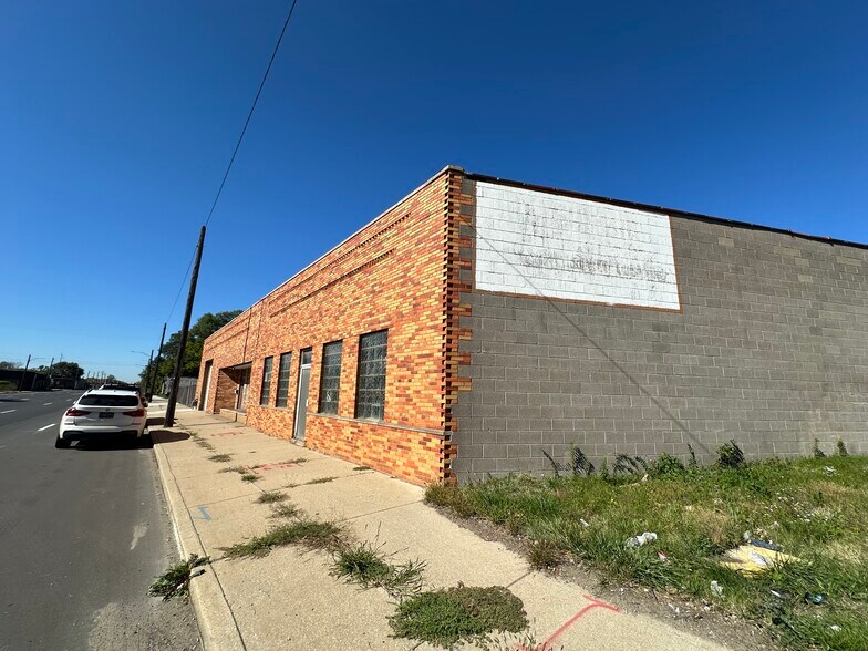 More Photos Of 5431 E Davison St, Detroit Warehouse For Sale