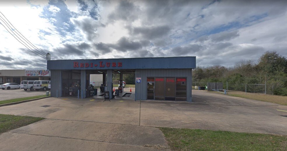 Primary Photo Of 10017 N Houston Rosslyn Rd, Houston Auto Repair For Sale