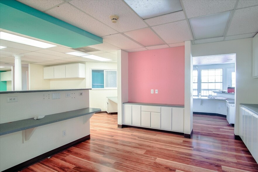 More Photos Of 890 Sunset Dr, Hollister Medical For Lease