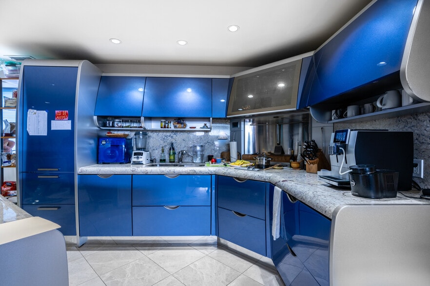More Photos Of 3753 Montgomery Drive, San Diego Airplane Hangar For Sale