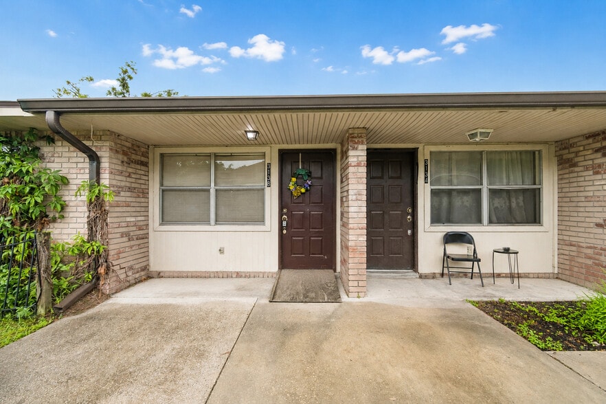 More Photos Of 3132 Bloomingdale Villas Ct, Brandon Apartments For Sale