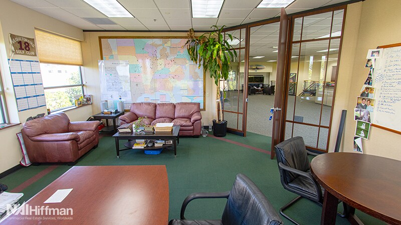 More Photos Of 2500 Lehigh Ave, Glenview Flex For Lease