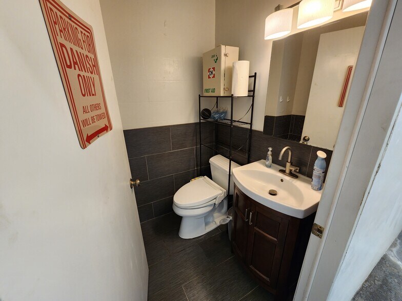 More Photos Of 401 Hookahi St, Wailuku Warehouse For Sale