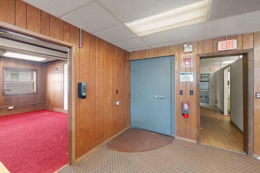 More Photos Of 1072 Main St, West Warwick Office For Sale