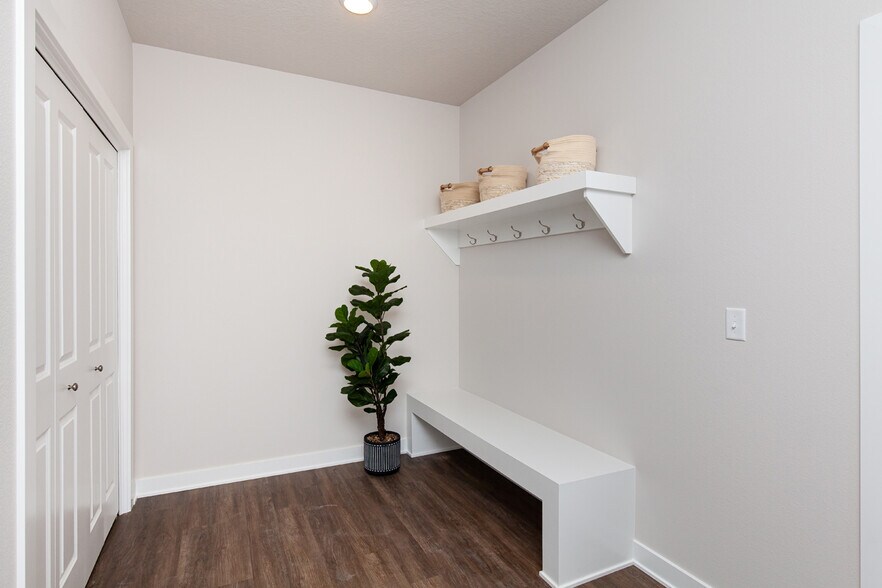 More Photos Of 3656 NE Marissa Ln, Ankeny Apartments For Sale