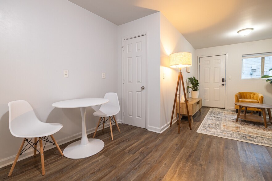 More Photos Of 340-352 Dixie Hills Cir, Atlanta Apartments For Sale