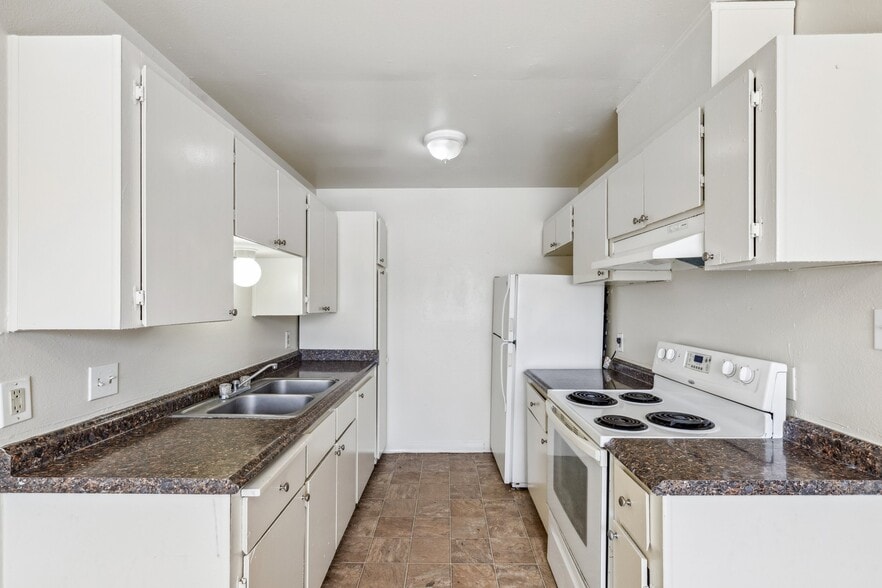 More Photos Of 51 E Dakota Ave, Fresno Apartments For Sale