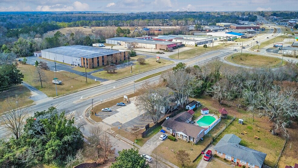 More Photos Of 4849 Mercer University Dr, Macon-Bibb Storefront For Sale