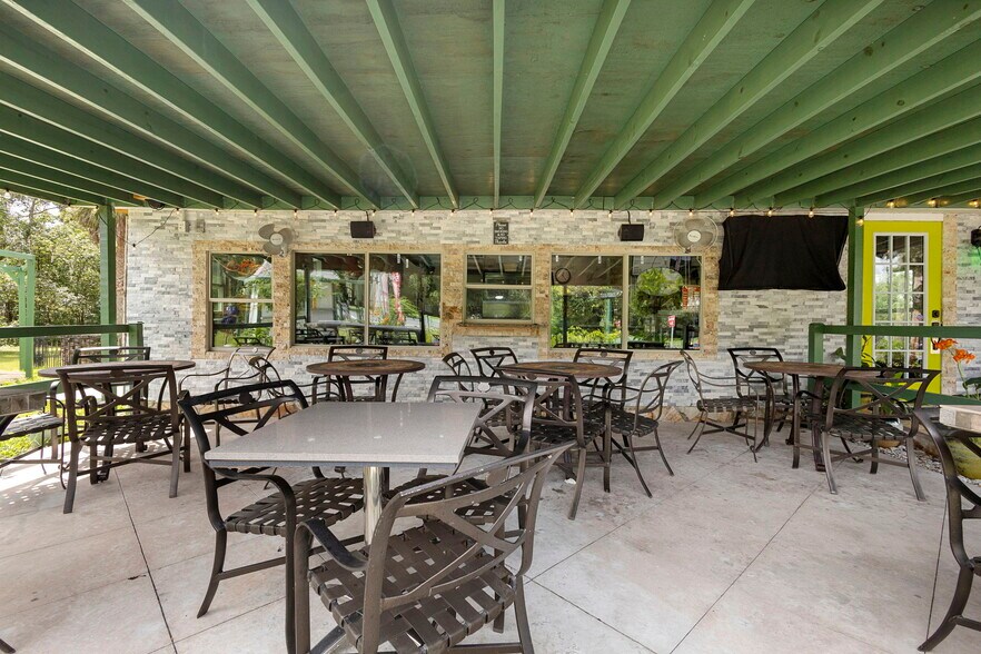 More Photos Of 4630 US Highway 17, De Leon Springs Restaurant For Sale