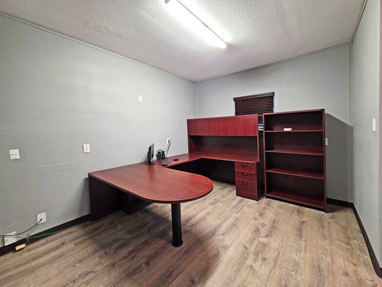 More Photos Of 6623 Gulf Fwy, Houston Office Residential For Sale