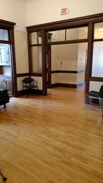 More Photos Of 2 E Broad St, Hopewell Office For Lease