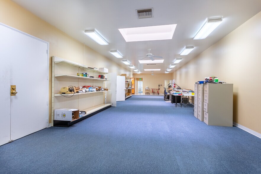 More Photos Of 425 Park Ave, San Fernando Warehouse For Sale