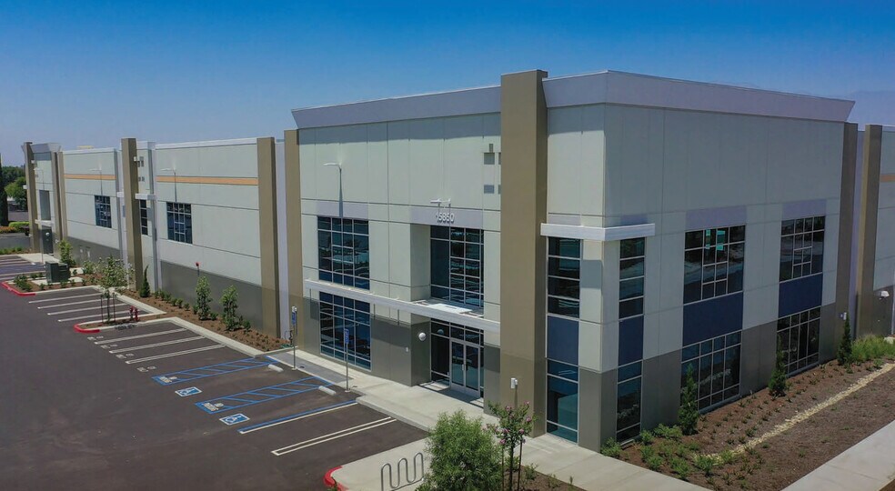 More Photos Of 15850 Slover Ave, Fontana Distribution For Lease