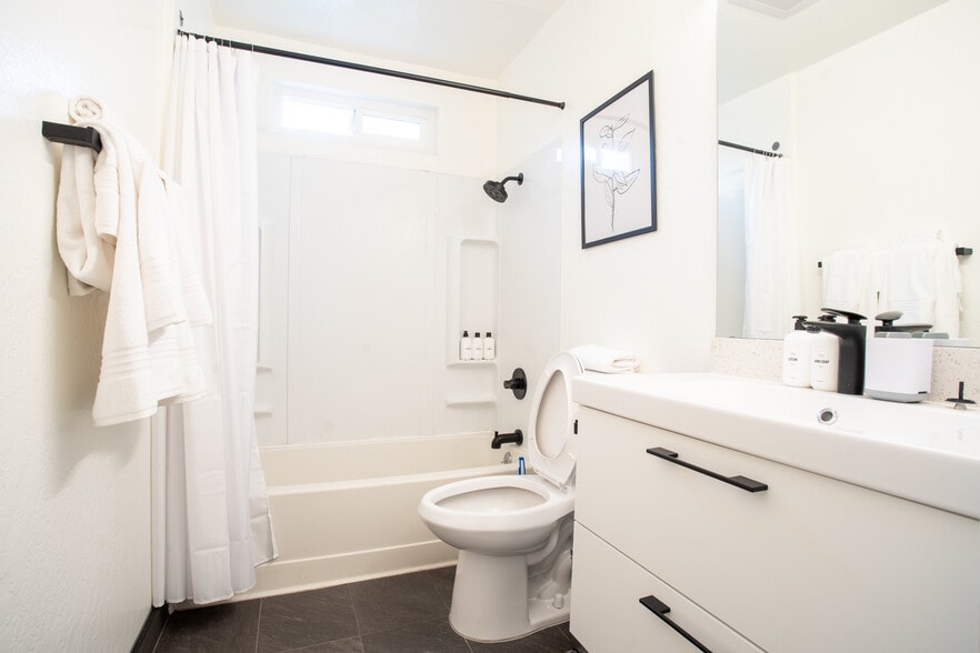 More Photos Of 128 E Reed St, San Jose Apartments For Sale