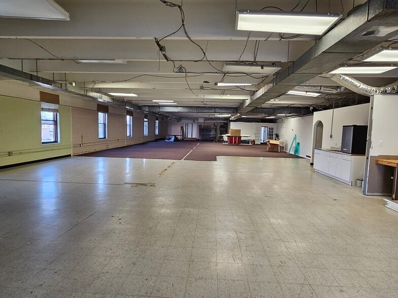 More Photos Of 8300 Merrifield Ave, Fairfax Light Distribution For Lease