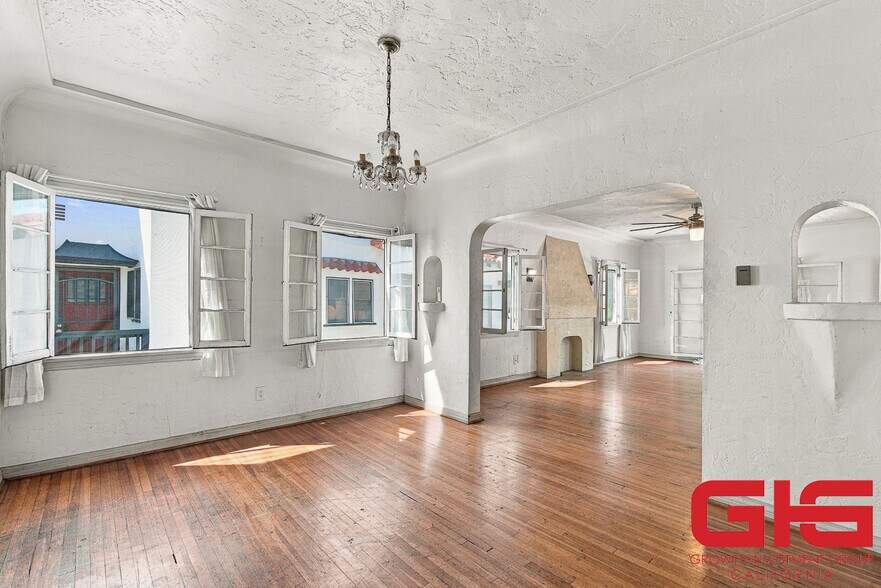 More Photos Of 1118 S Sycamore Ave, Los Angeles Apartments For Sale