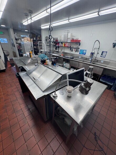 More Photos Of 14554 Big Basin Way, Saratoga Storefront Retail Office For Lease