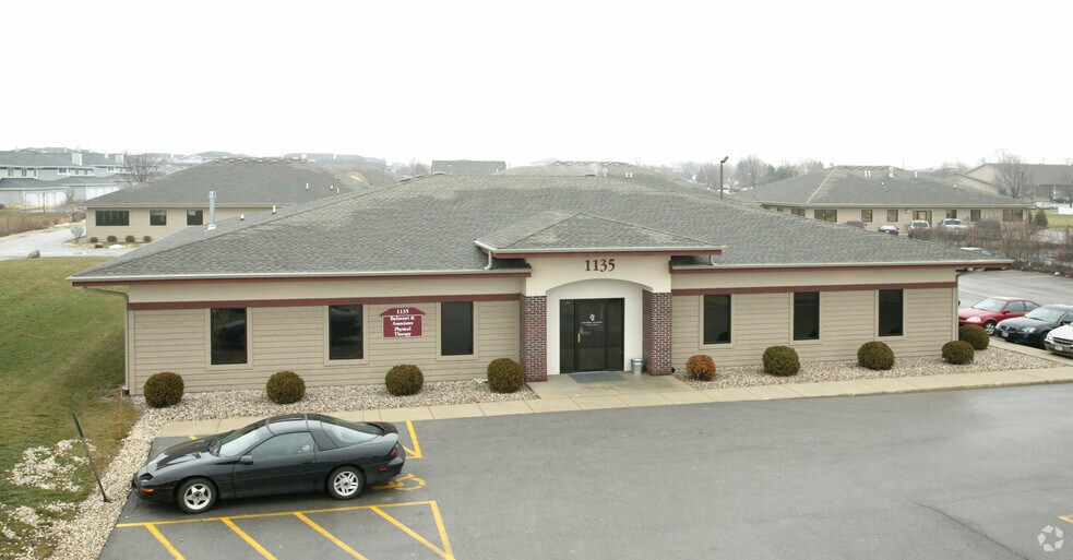 More Photos Of 1135 Prairie Dr, Racine Office For Sale