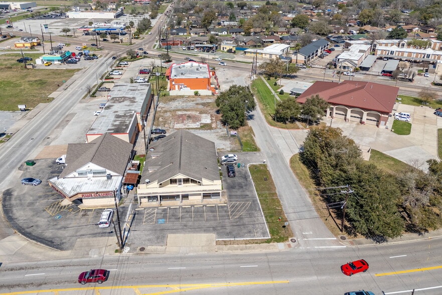 More Photos Of 2905 Southmore Ave, Pasadena Freestanding For Lease