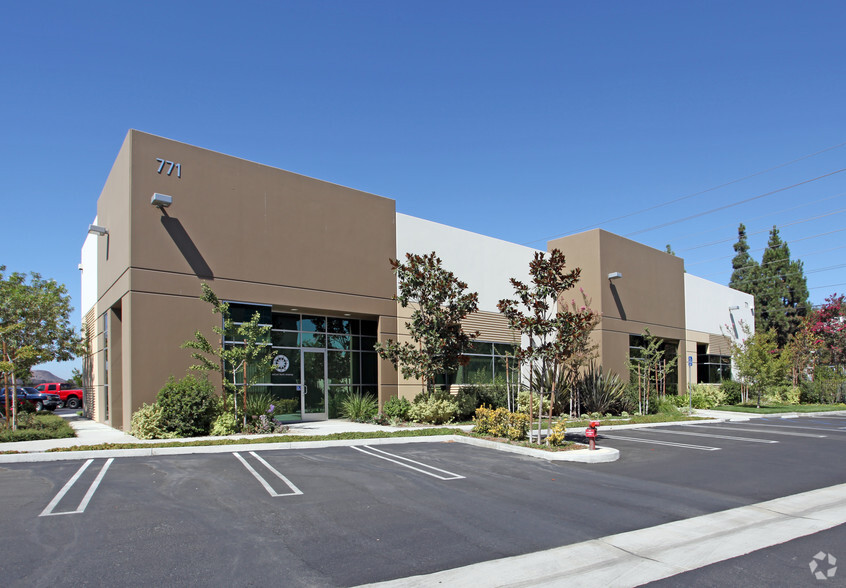 Primary Photo Of 771 Chambers Ln, Simi Valley Manufacturing For Lease