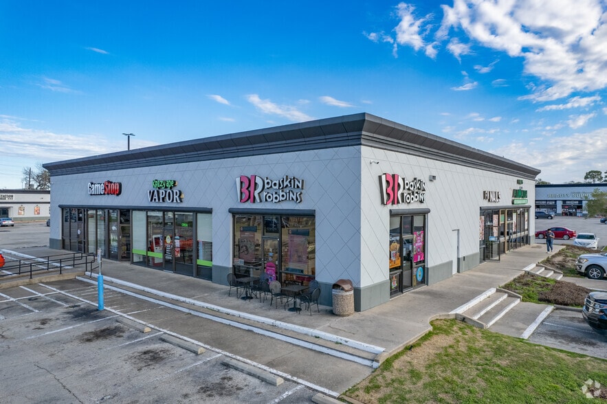 More Photos Of 4501-4765 W FM 1960 Rd, Houston Unknown For Lease