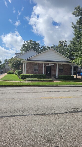 Primary Photo Of 801 Morton St, Richmond Office For Sale