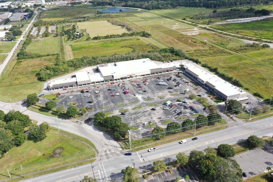 More Photos Of 2810-2946 Lakeland Highlands Rd, Lakeland General Retail For Sale