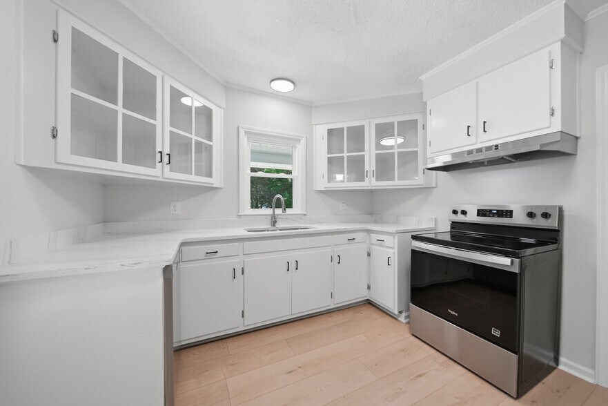 More Photos Of 1303 S Sterling, Morganton General Retail For Sale