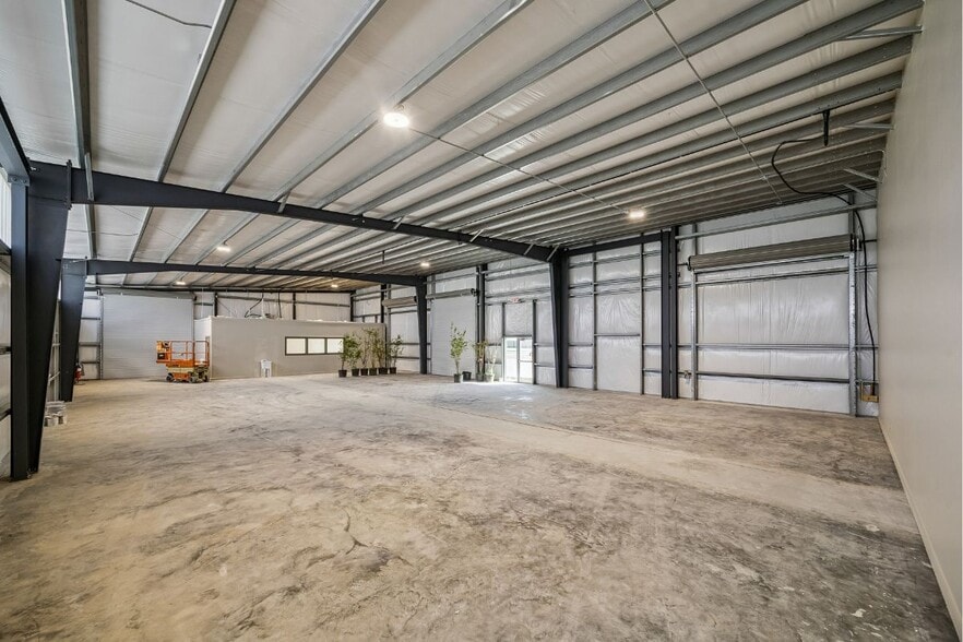 More Photos Of 3807 Reese Rd, Rosenberg Service For Lease