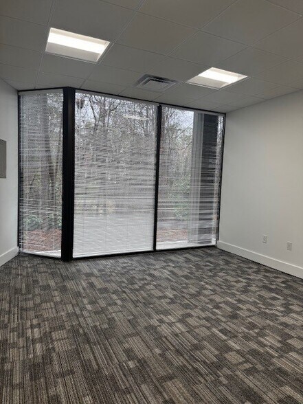 More Photos Of 1010 Huntcliff, Atlanta Office Residential For Lease
