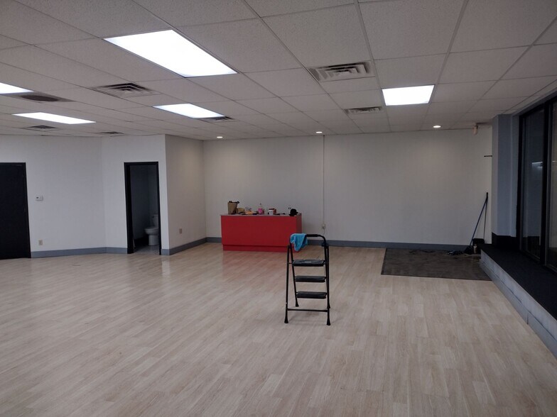 More Photos Of 16761 Saint Clair Ave, East Liverpool Unknown For Lease