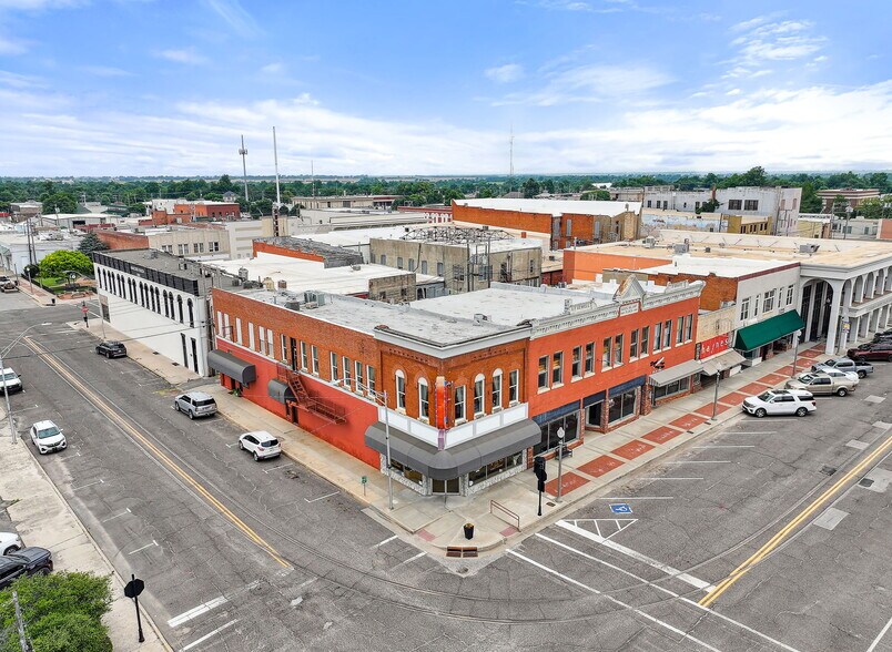 More Photos Of 120 S Rock Island Ave, El Reno Storefront Retail Office For Lease