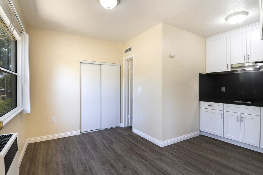 More Photos Of 1930 S Oxford Ave, Los Angeles Apartments For Sale