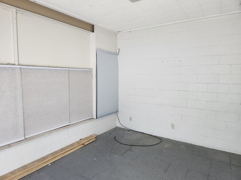 More Photos Of 1301 NW Cache Rd, Lawton Industrial For Lease