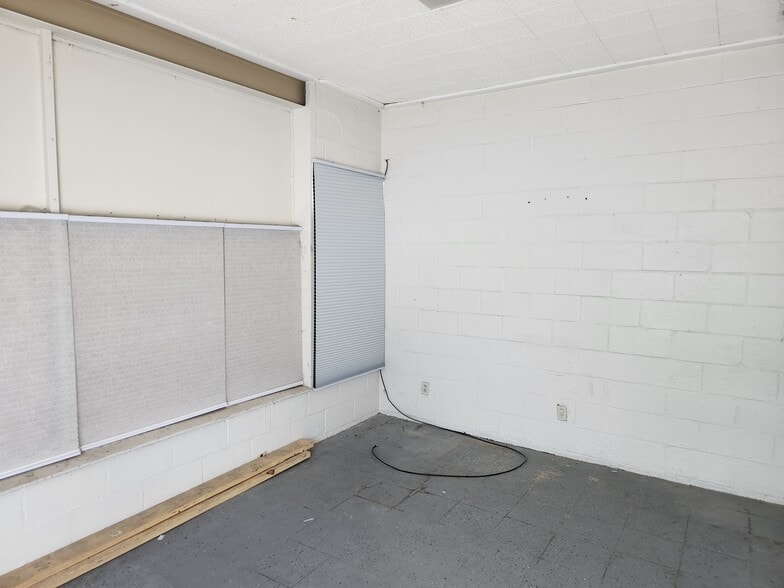 More Photos Of 1301 NW Cache Rd, Lawton Industrial For Lease