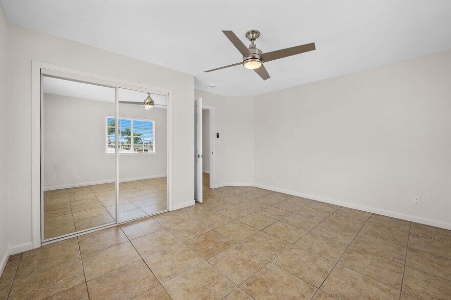 More Photos Of 1749 Dahlia Ave, San Diego Apartments For Sale