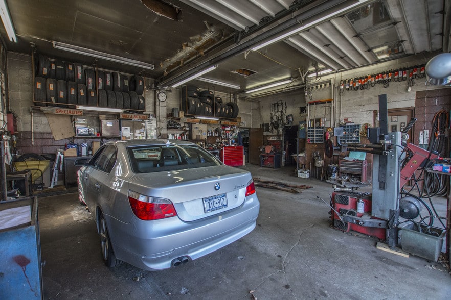 More Photos Of 252 Kenmore Ave, Buffalo Auto Repair For Sale