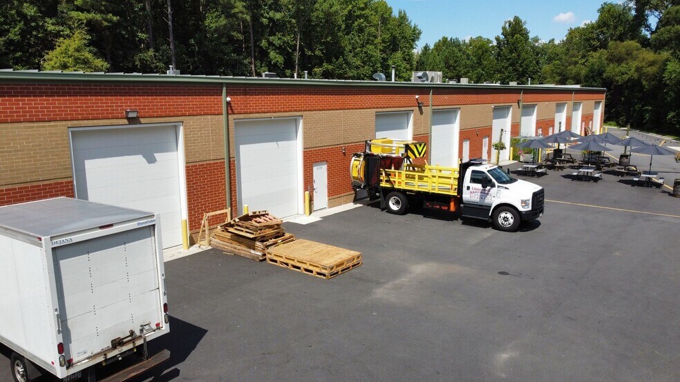 More Photos Of 2010-2048 Exploration Way, Hampton Light Distribution For Lease