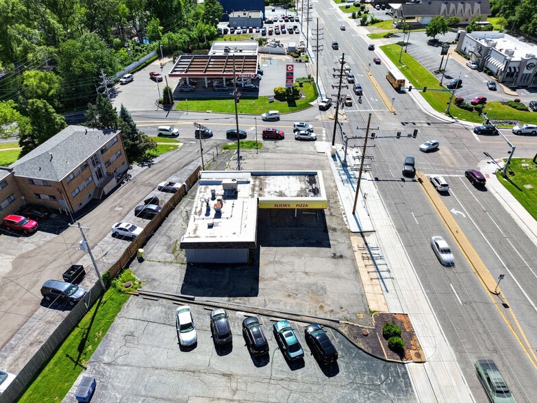More Photos Of 8570 Watson Rd, Saint Louis Freestanding For Lease