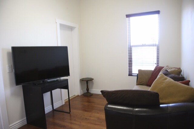 More Photos Of 1327 W 35th St, Los Angeles Apartments For Sale